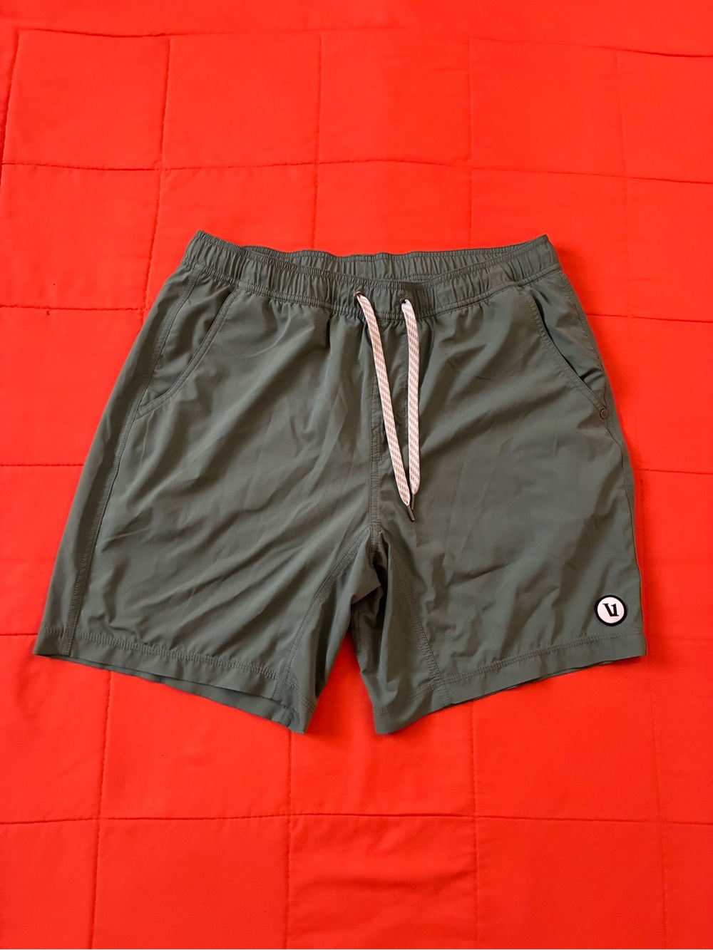 Vuori Kore Short Mens Large Athletic Gym Running Shorts Athleisure